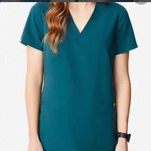 FIGS Caribbean blue Casma top